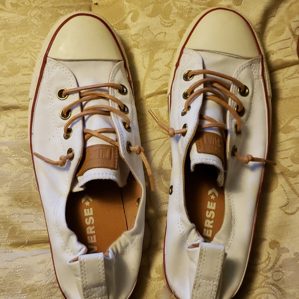 Hot Item-EXCELLENT CONDITION-Converse Shoes